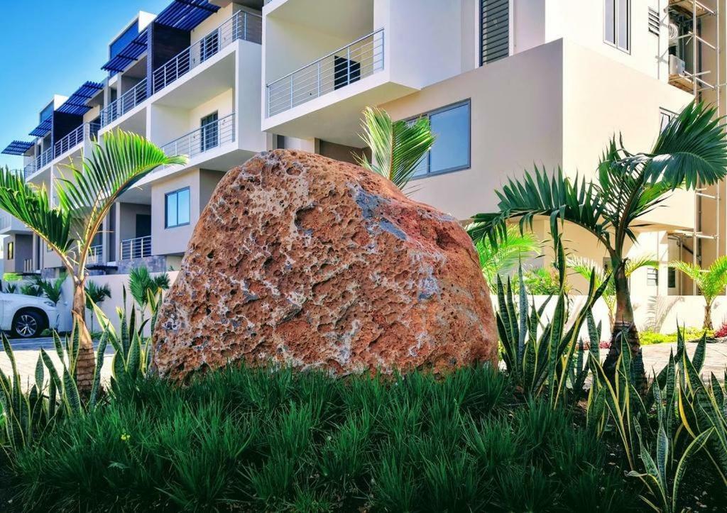 2 Bedroom Flat 15 Mins Walk From Flic En Flac Beach Екстериор снимка