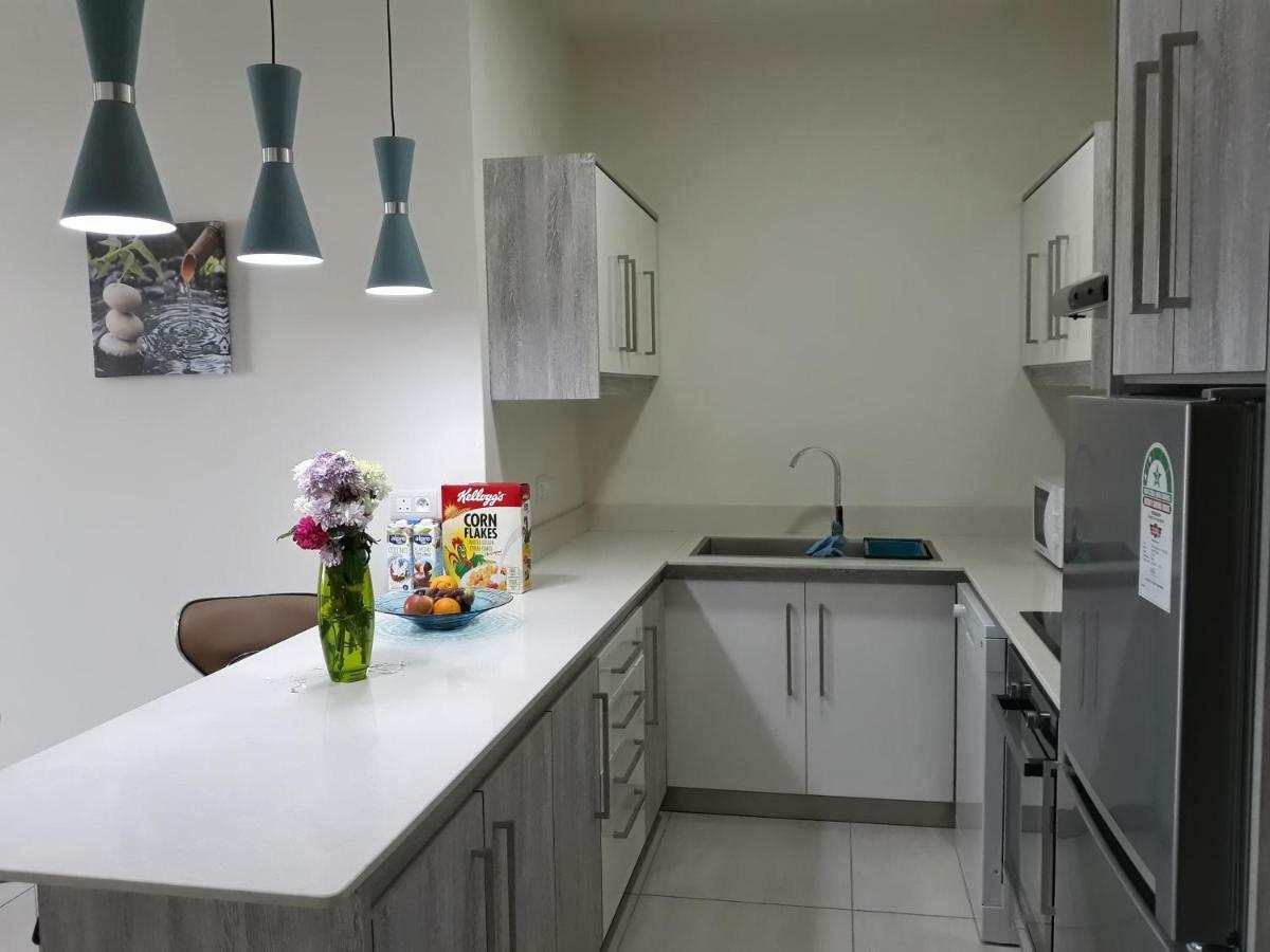 2 Bedroom Flat 15 Mins Walk From Flic En Flac Beach Екстериор снимка