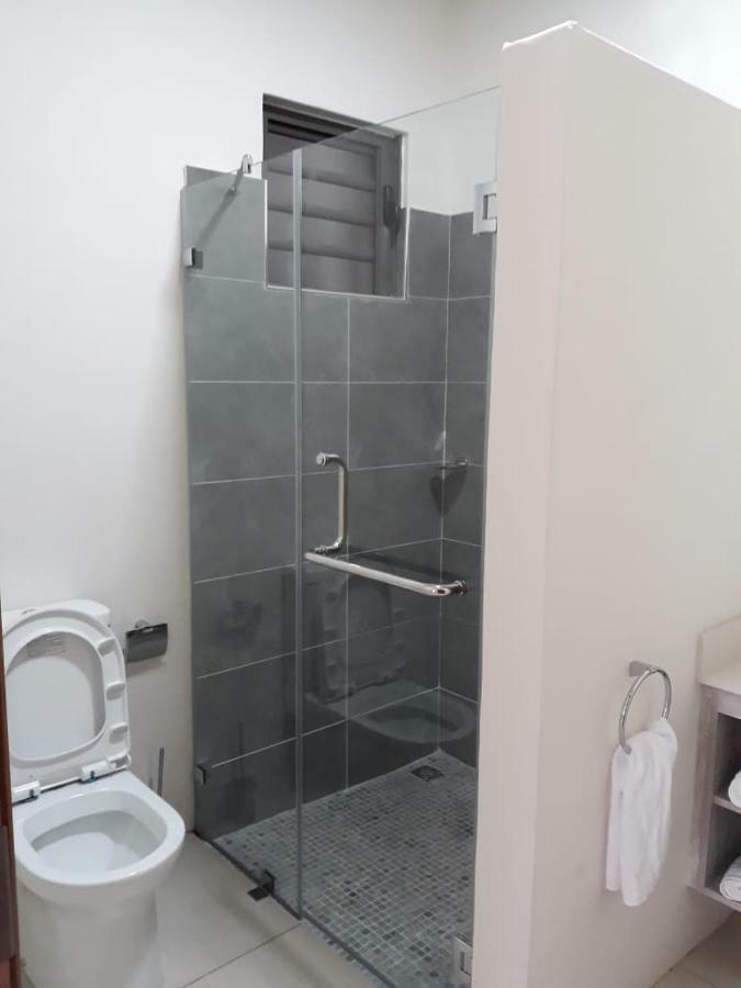 2 Bedroom Flat 15 Mins Walk From Flic En Flac Beach Екстериор снимка